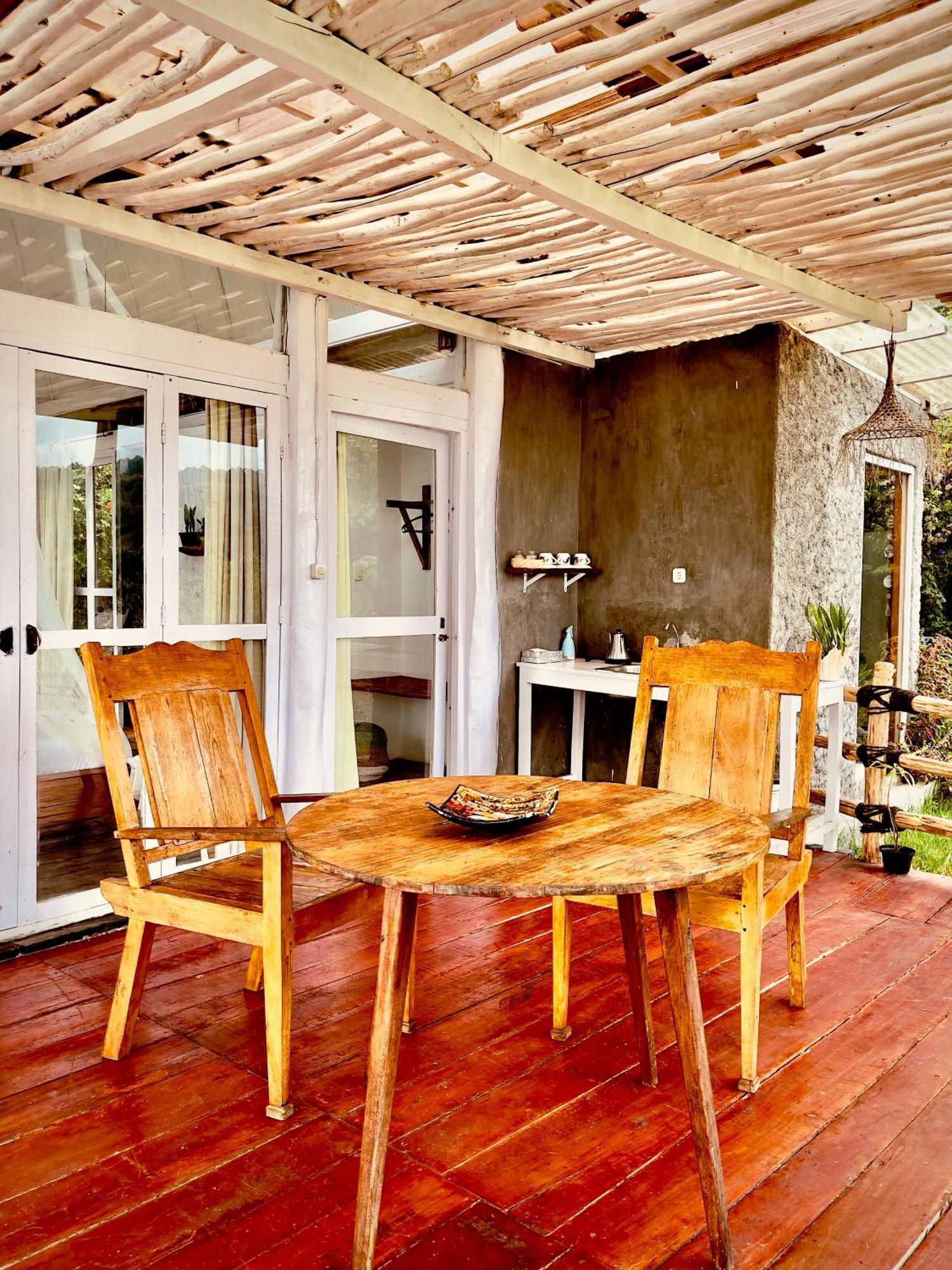 Manulalu Jungle Hotel Bajawa Buitenkant foto